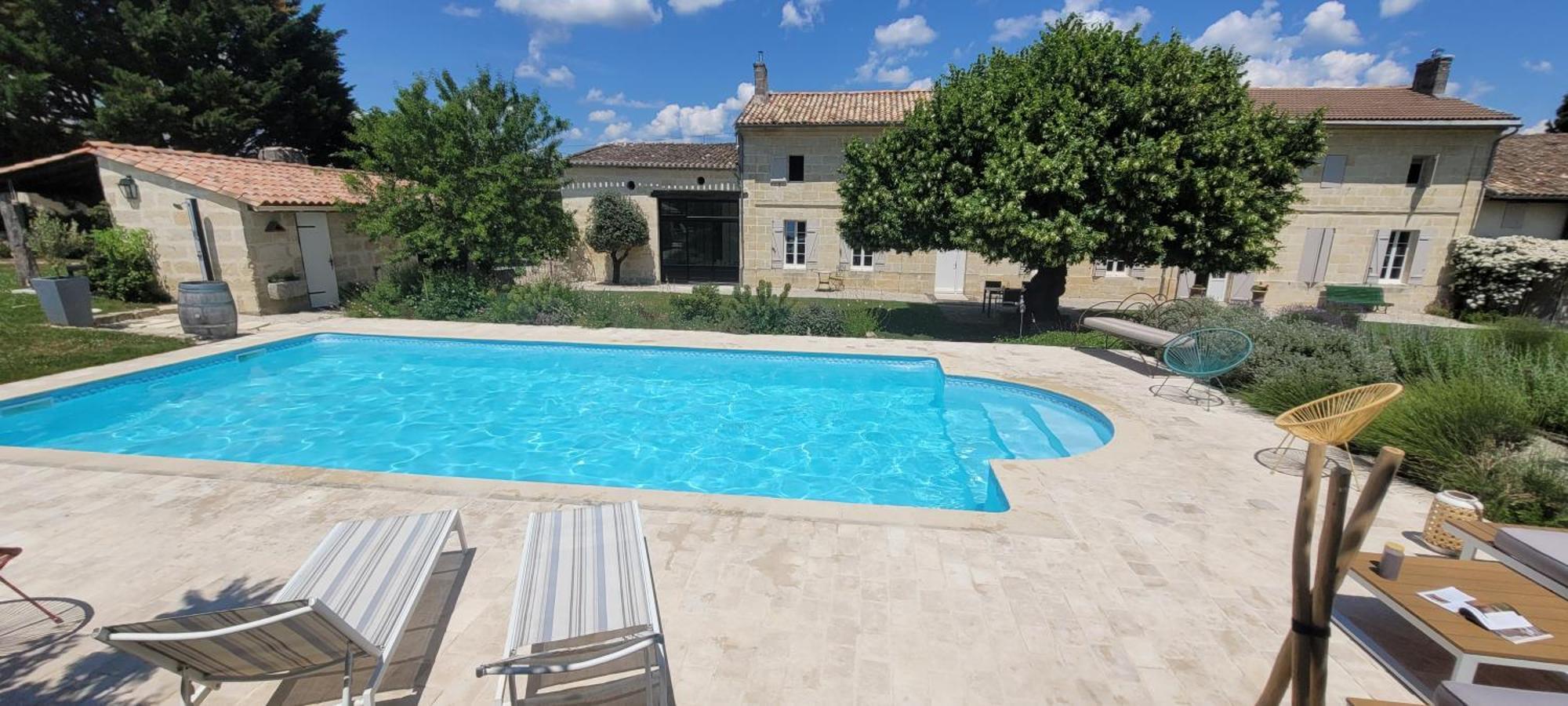 Au Do'Mayne Des Bouilles - Spa & Piscine Lussac  Exterior photo