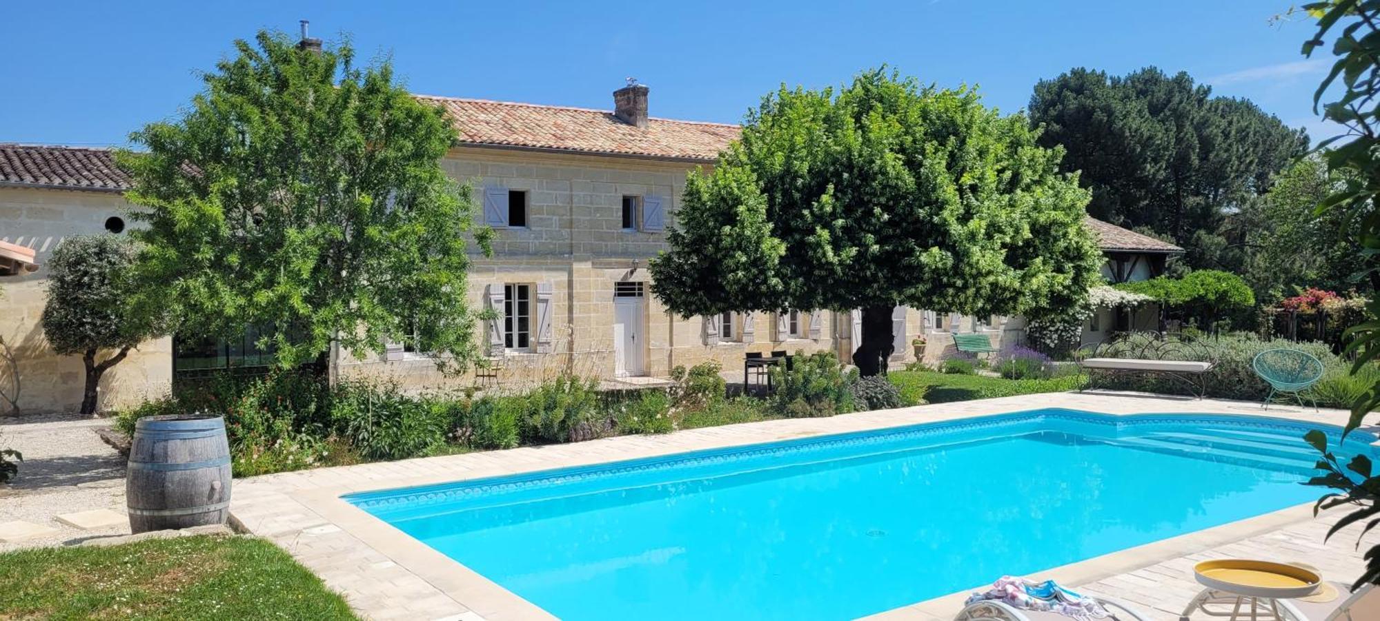 Au Do'Mayne Des Bouilles - Spa & Piscine Lussac  Exterior photo